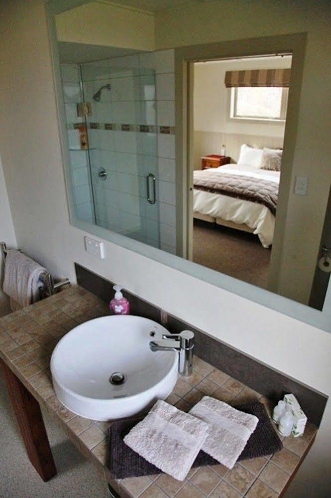 Burn Cottage Retreat Кромуел Екстериор снимка